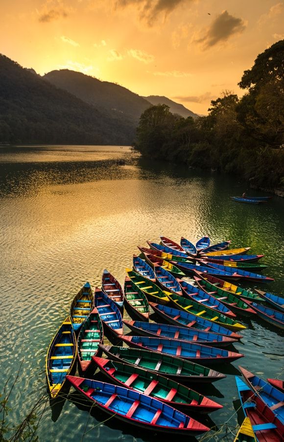 Pokhara Lake & Annapurna Escape